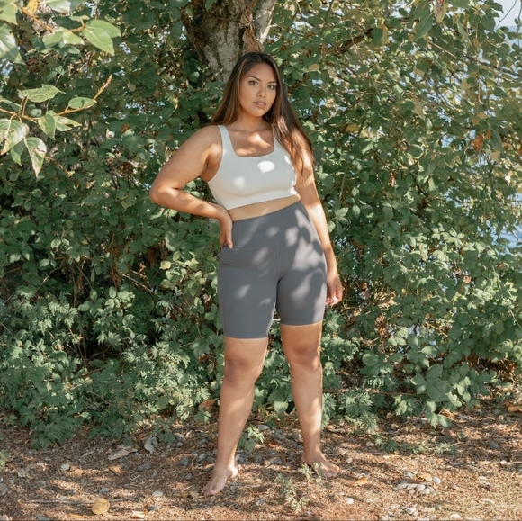 girlfriend collective Pants - Girlfriend Collective High Rise Bike Shorts in Moon